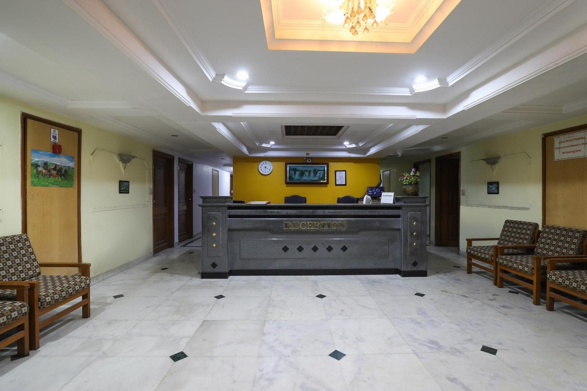 Spot On Hotel Hilltop Vadodara Exterior photo